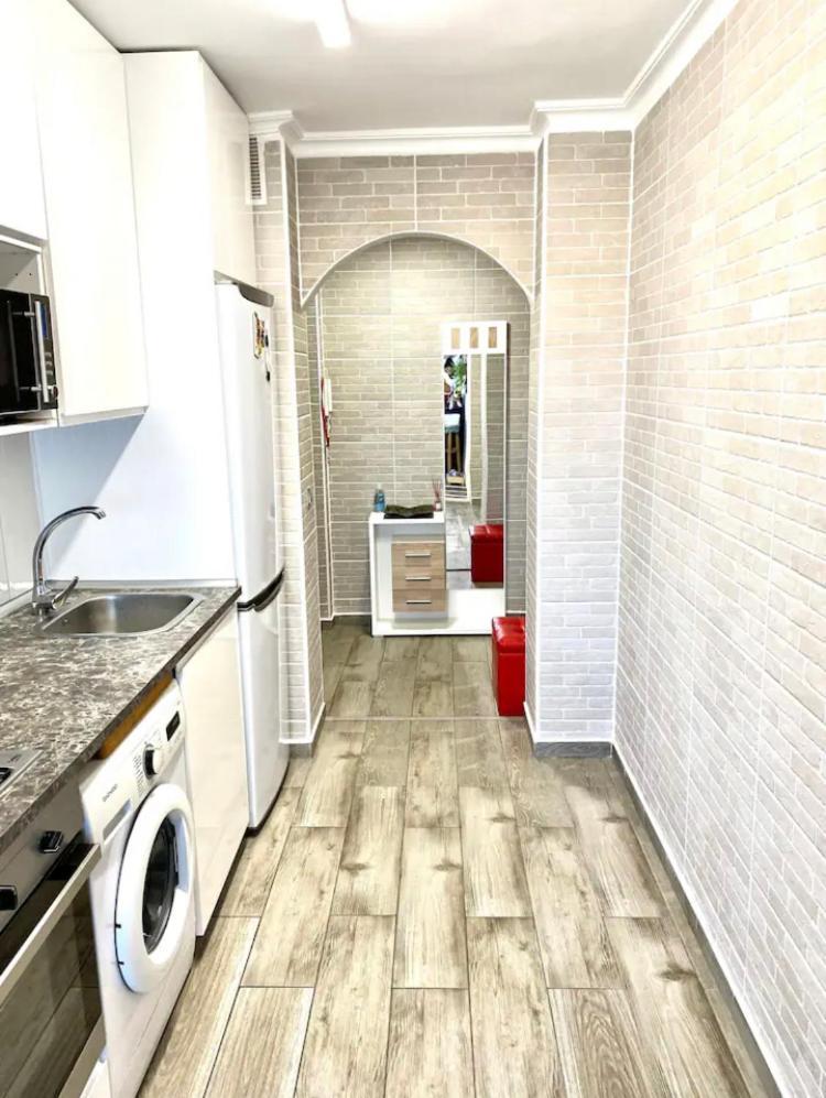 Shared Apartment! Piso Compartido! Общая Квартира! Севилья Экстерьер фото