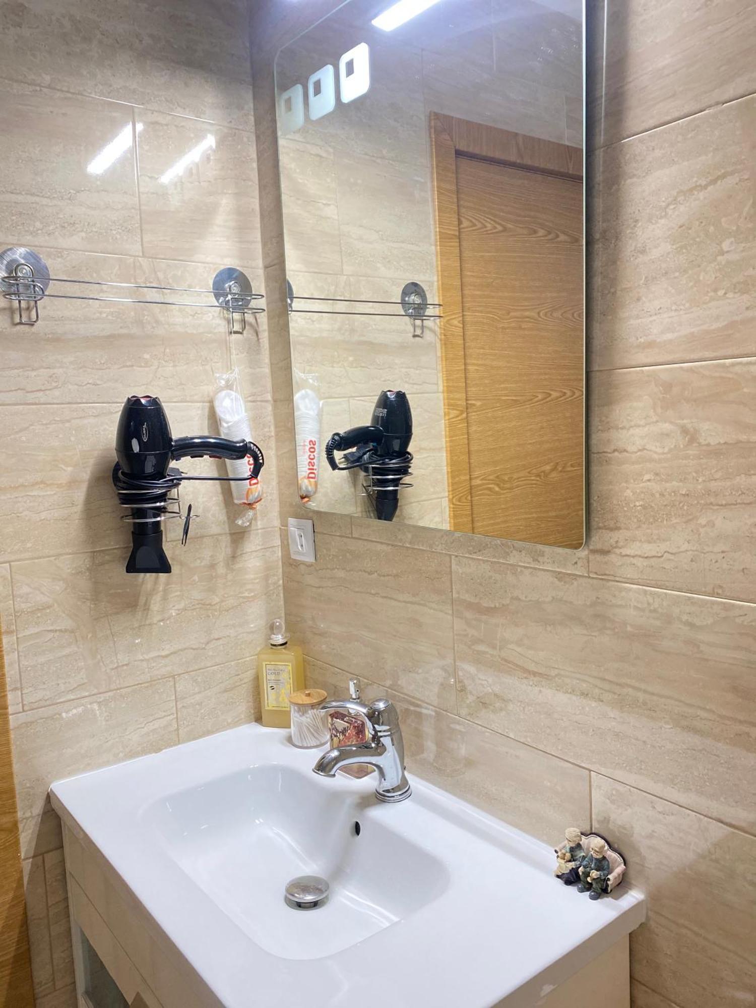 Shared Apartment! Piso Compartido! Общая Квартира! Севилья Экстерьер фото