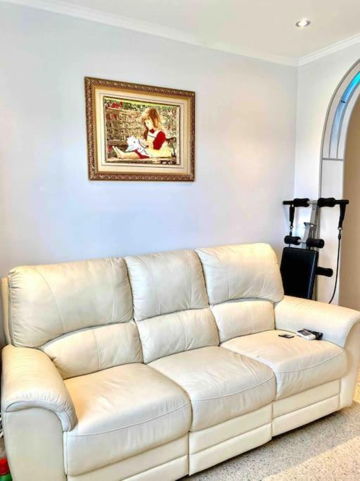 Shared Apartment! Piso Compartido! Общая Квартира! Севилья Экстерьер фото